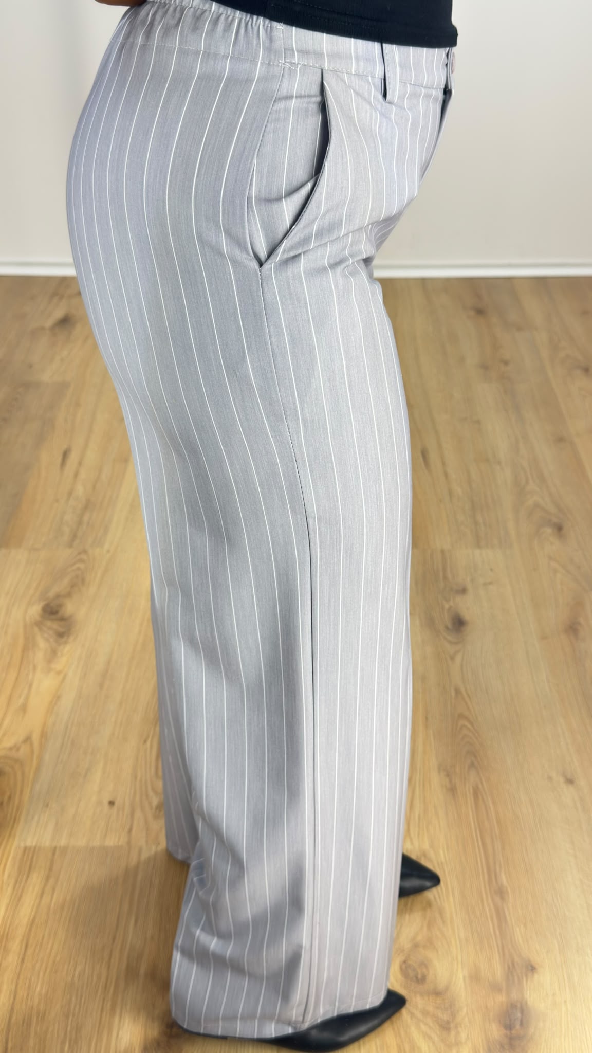 Pantaloni riga